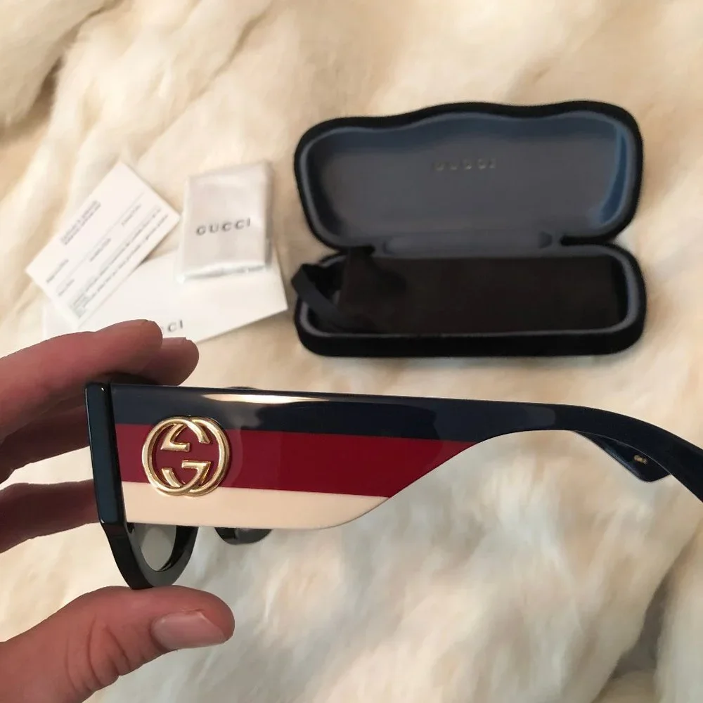 Auth. Gucci Red/Blue/White Cat Eyes